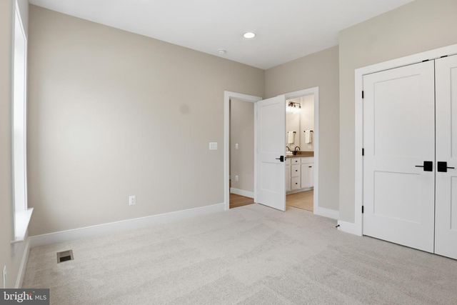 613 UPHAM PL NW, Vienna, VA 22180