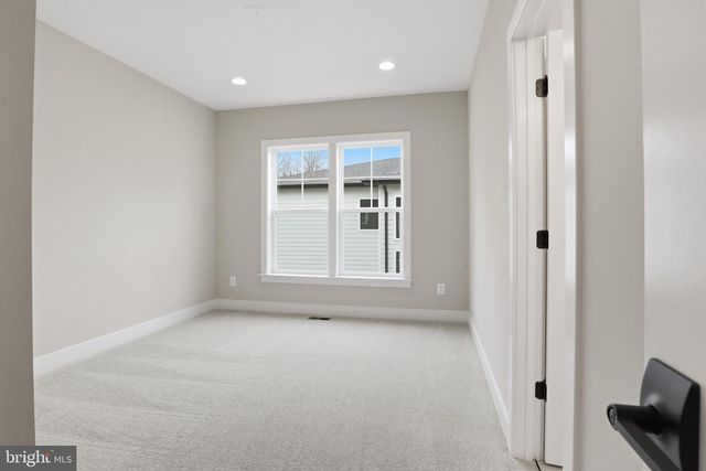 613 UPHAM PL NW, Vienna, VA 22180