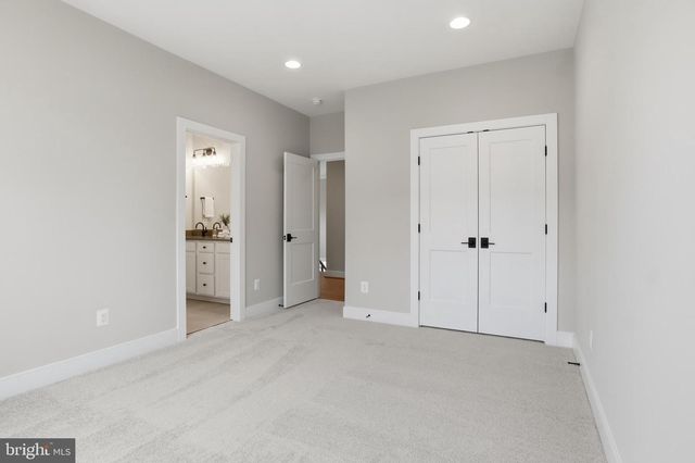 613 UPHAM PL NW, Vienna, VA 22180