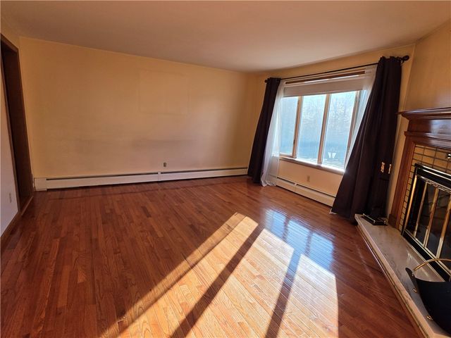 45 Edward Street, Coventry, RI 02816