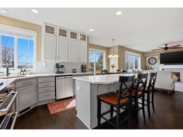 2319 N ROGER SMITH Dr, Newberg, OR 97132