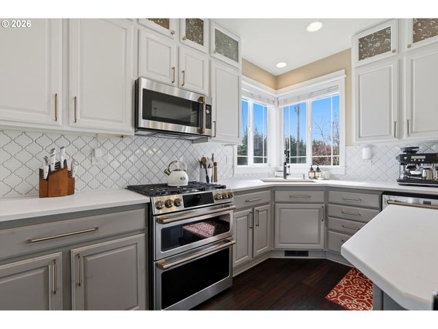 2319 N ROGER SMITH Dr, Newberg, OR 97132