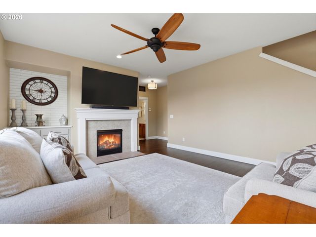 2319 N ROGER SMITH Dr, Newberg, OR 97132