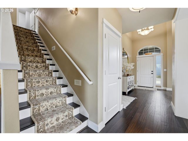 2319 N ROGER SMITH Dr, Newberg, OR 97132