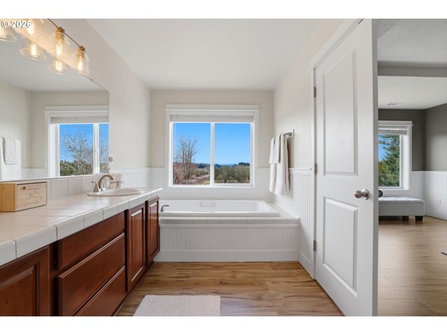 2319 N ROGER SMITH Dr, Newberg, OR 97132