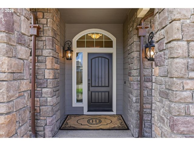 2319 N ROGER SMITH Dr, Newberg, OR 97132