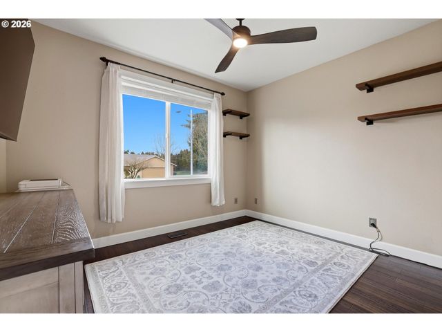 2319 N ROGER SMITH Dr, Newberg, OR 97132