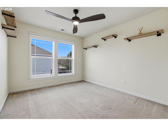 2319 N ROGER SMITH Dr, Newberg, OR 97132