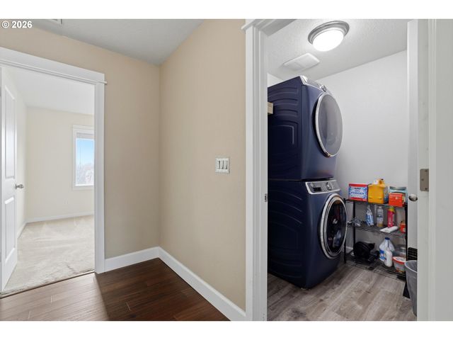 2319 N ROGER SMITH Dr, Newberg, OR 97132