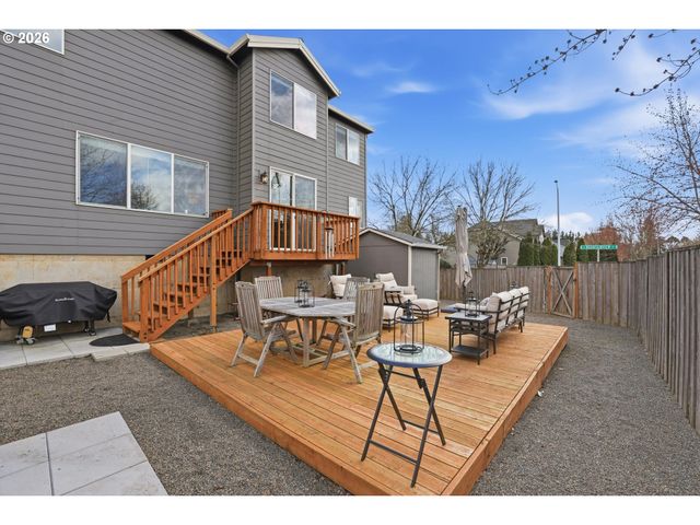 2319 N ROGER SMITH Dr, Newberg, OR 97132