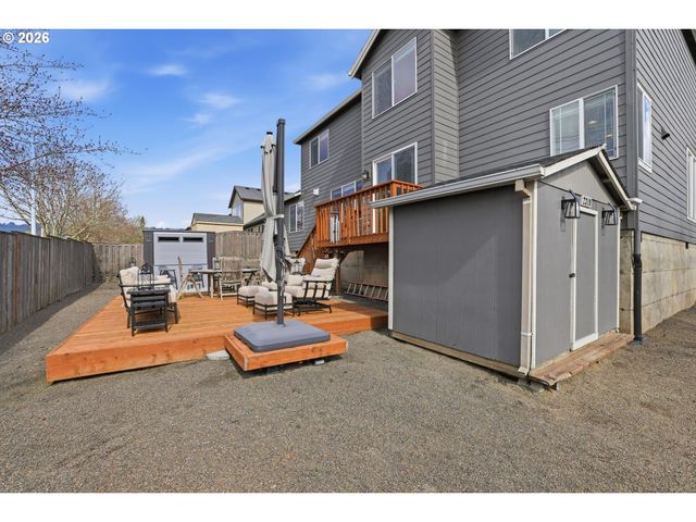 2319 N ROGER SMITH Dr, Newberg, OR 97132