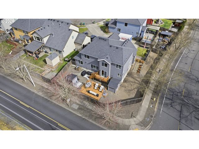 2319 N ROGER SMITH Dr, Newberg, OR 97132