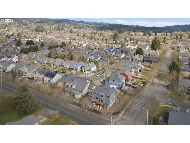 2319 N ROGER SMITH Dr, Newberg, OR 97132