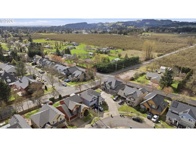 2319 N ROGER SMITH Dr, Newberg, OR 97132