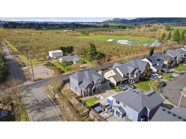 2319 N ROGER SMITH Dr, Newberg, OR 97132