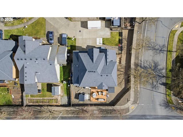 2319 N ROGER SMITH Dr, Newberg, OR 97132