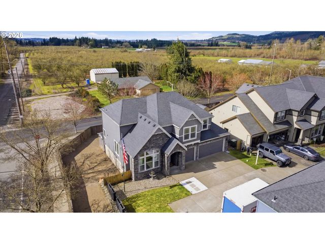 2319 N ROGER SMITH Dr, Newberg, OR 97132