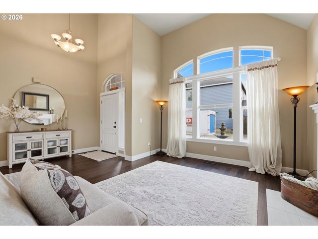 2319 N ROGER SMITH Dr, Newberg, OR 97132