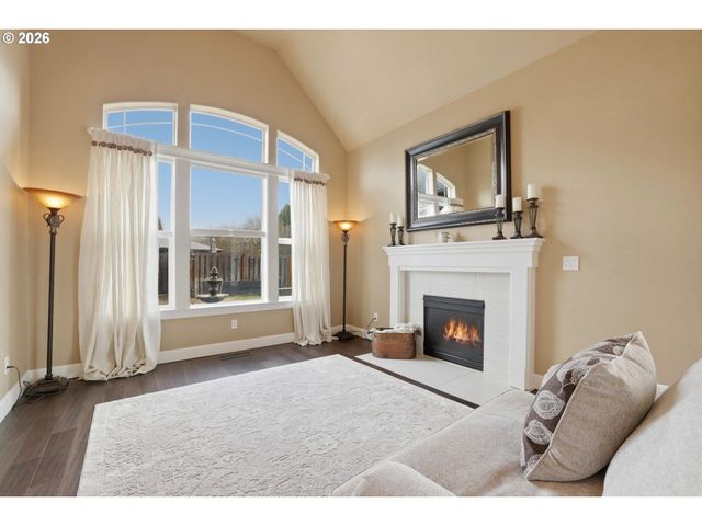 2319 N ROGER SMITH Dr, Newberg, OR 97132