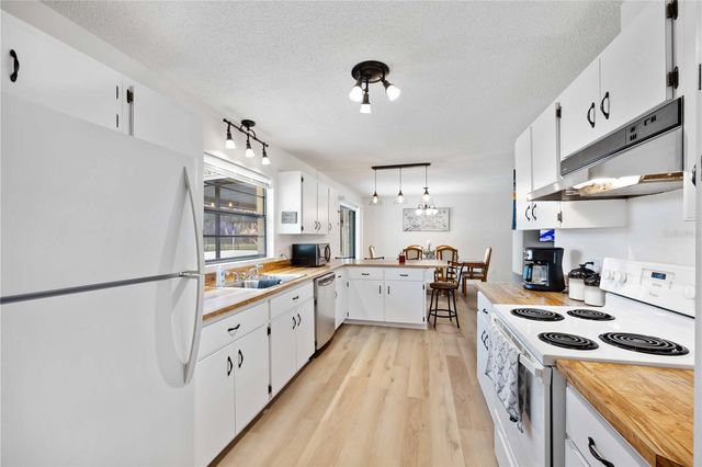 8881 CYPRESSWOOD DRIVE, Lake Wales, FL 33898