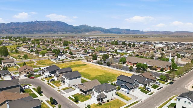 2303 E TUMBLEWEED RD, Eagle Mountain, UT 84005