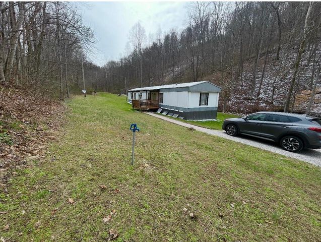 3252 Scotts Branch Road, Vanceburg, KY 41179