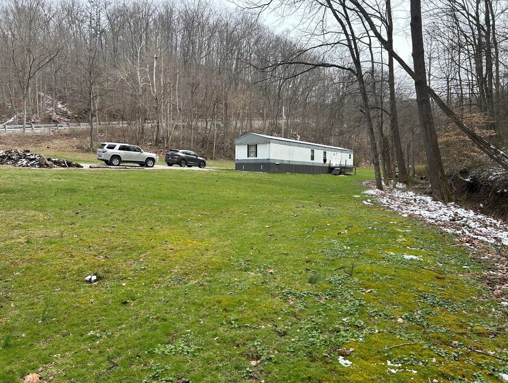 3252 Scotts Branch Road, Vanceburg, KY 41179