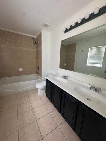 1733 Pointe West Way, Vero Beach, FL 32966