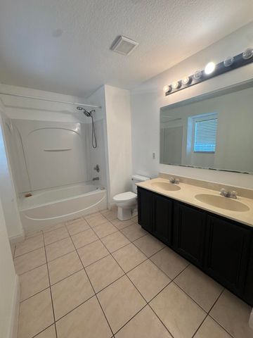 1733 Pointe West Way, Vero Beach, FL 32966