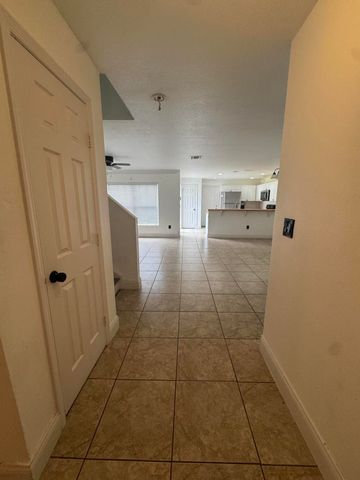 1733 Pointe West Way, Vero Beach, FL 32966