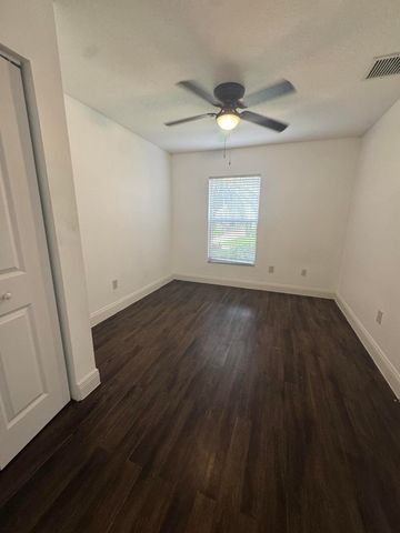 1733 Pointe West Way, Vero Beach, FL 32966