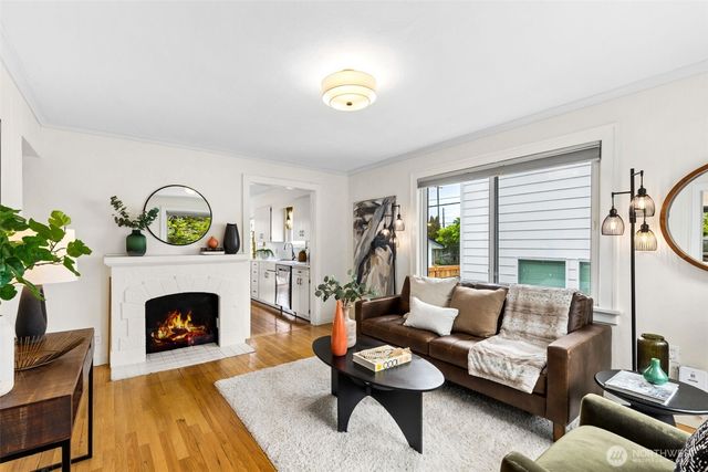 705 N 104th Street, Seattle, WA 98133