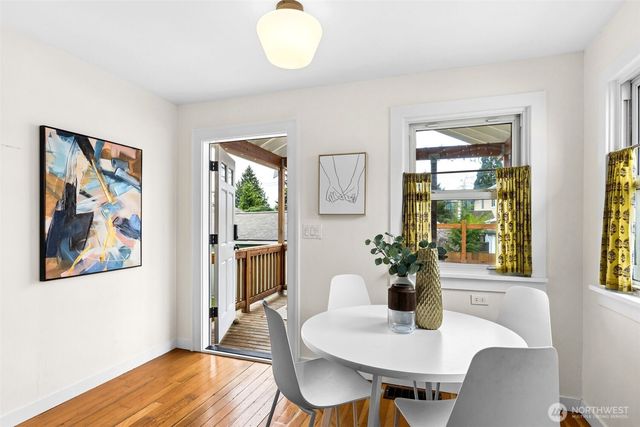 705 N 104th Street, Seattle, WA 98133