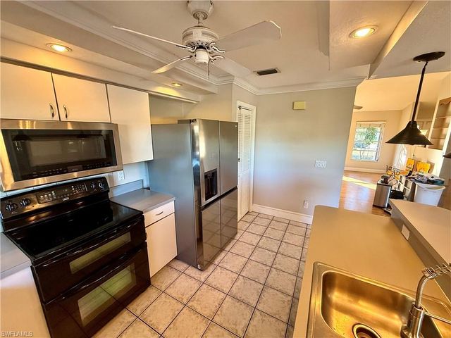 10192 Shade Tree CT, Bonita Springs, FL 34135