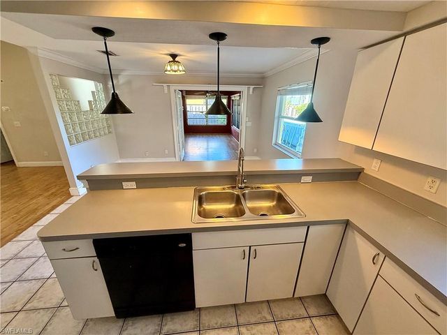 10192 Shade Tree CT, Bonita Springs, FL 34135