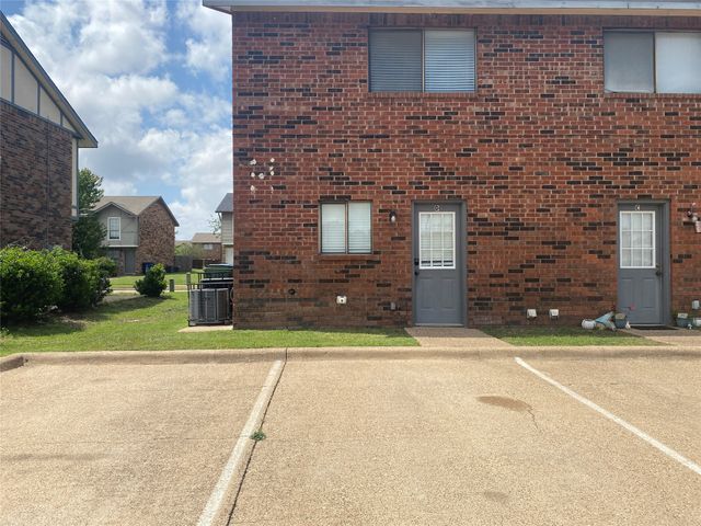 2826 Wimbledon Court D, Garland, TX 75041