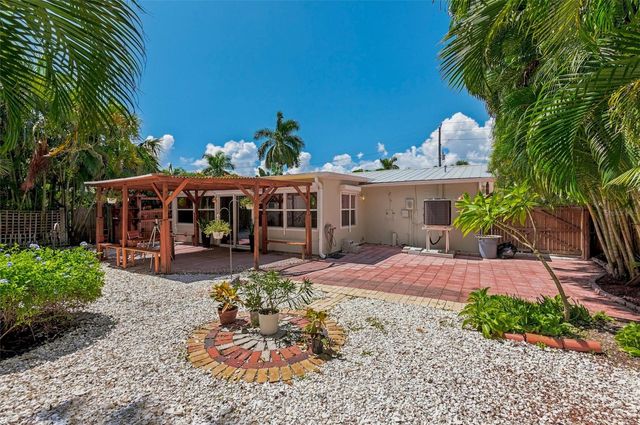 617 W OLYMPIA AVENUE, Punta Gorda, FL 33950