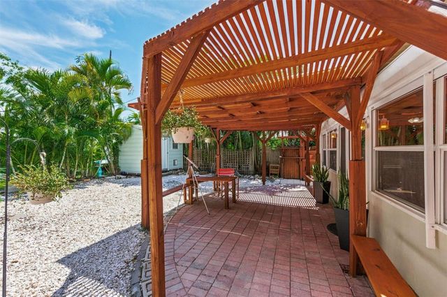 617 W OLYMPIA AVENUE, Punta Gorda, FL 33950