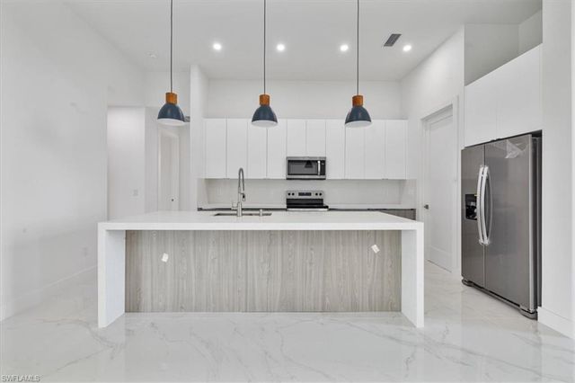 2903 NW 6th TER, Cape Coral, FL 33993