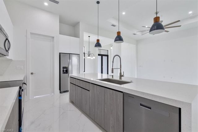 2903 NW 6th TER, Cape Coral, FL 33993