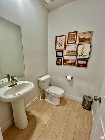 1062 N KENSINGTON HTS, Kaysville, UT 84037