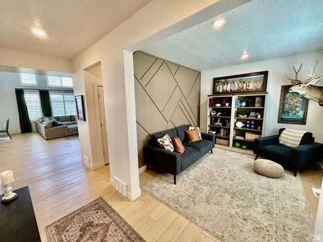 1062 N KENSINGTON HTS, Kaysville, UT 84037