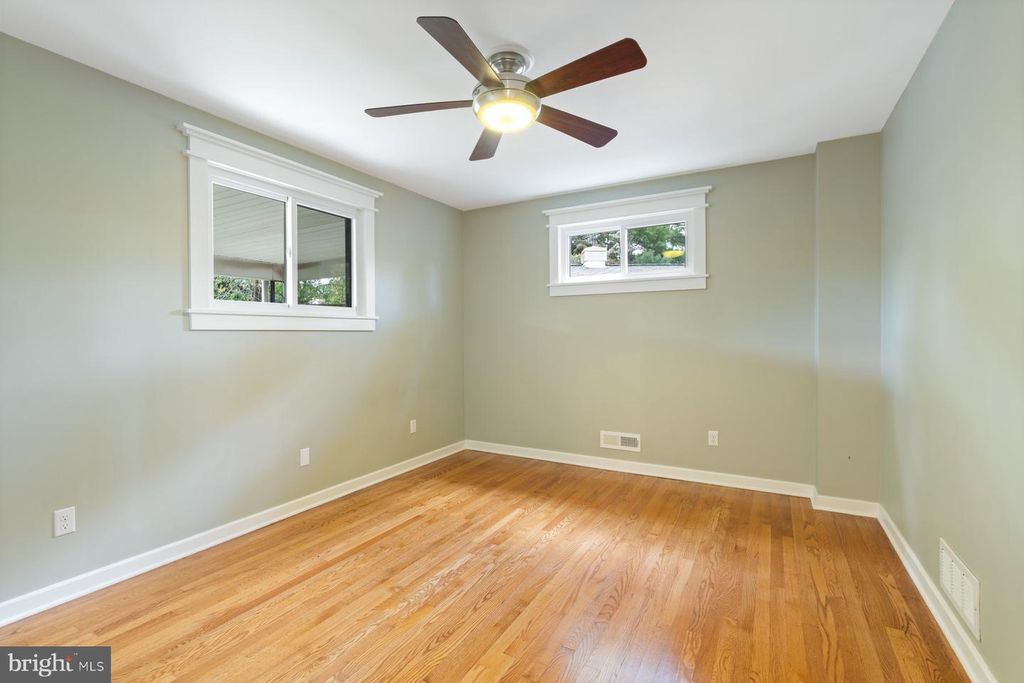 27 EDGEMOOR, Lutherville Timonium, MD 21093