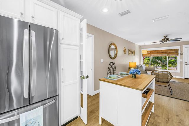 121 43RD AVENUE N, St Petersburg, FL 33703