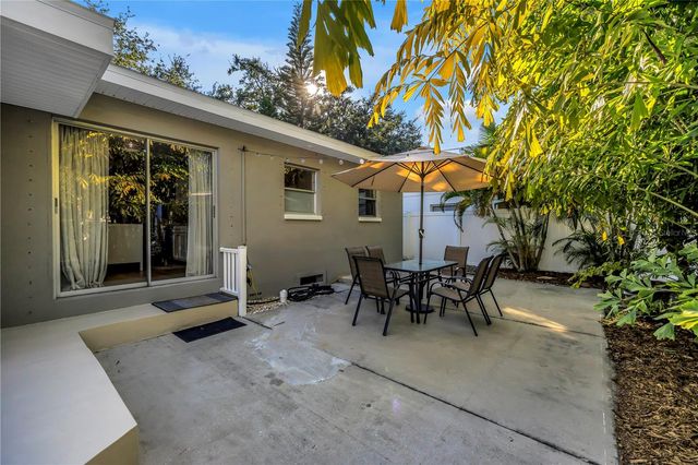 121 43RD AVENUE N, St Petersburg, FL 33703