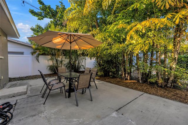 121 43RD AVENUE N, St Petersburg, FL 33703