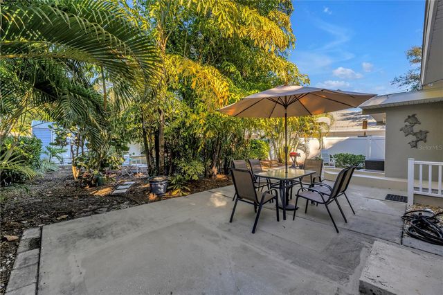 121 43RD AVENUE N, St Petersburg, FL 33703