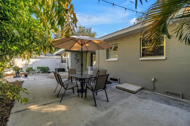 121 43RD AVENUE N, St Petersburg, FL 33703