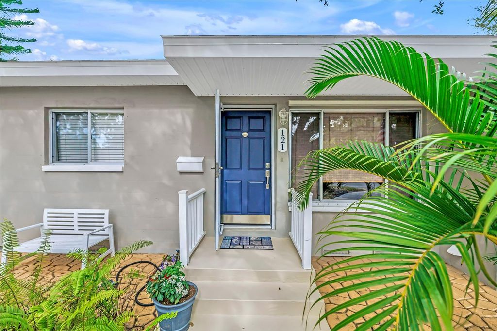121 43RD AVENUE N, St Petersburg, FL 33703