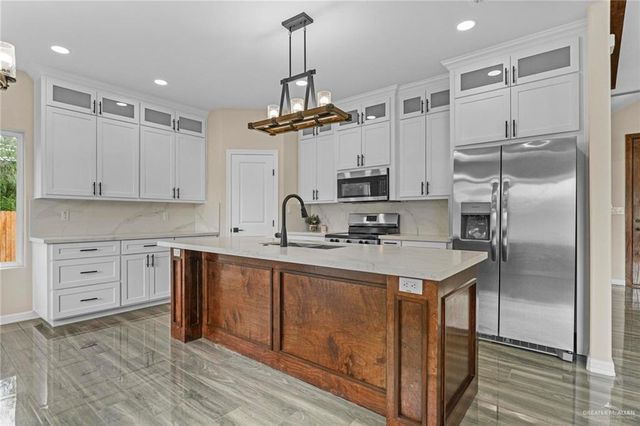 2520 Venice Avenue, Edinburg, TX 78542